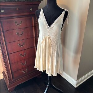 ILLA ILLA Ivory Lace-Trimmed Dress